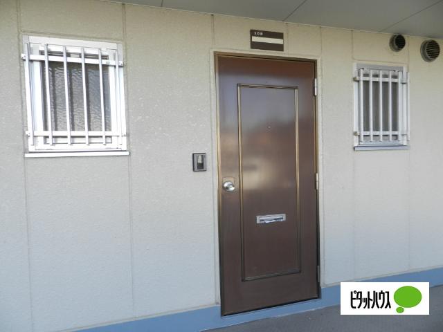近江八幡市白鳥町マンション エントランス