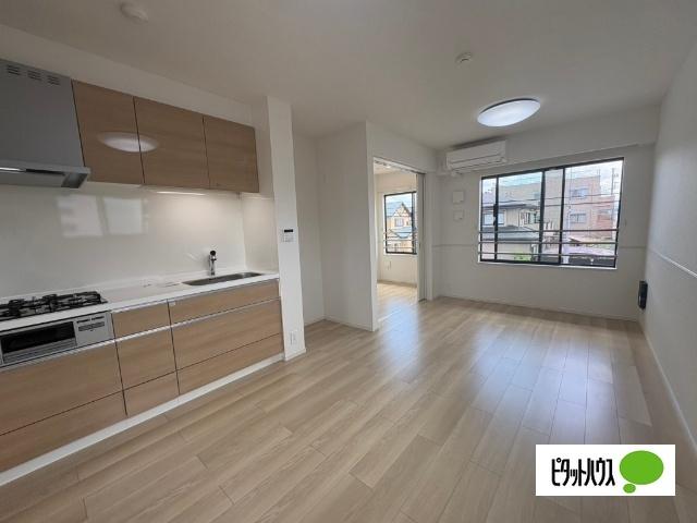 近江八幡市鷹飼町北アパート リビング