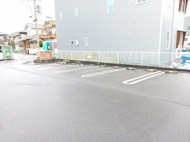 コンフォート　フジ（102） 駐車場