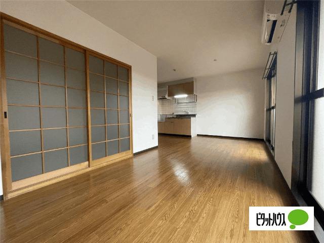 野洲市市三宅マンション リビング