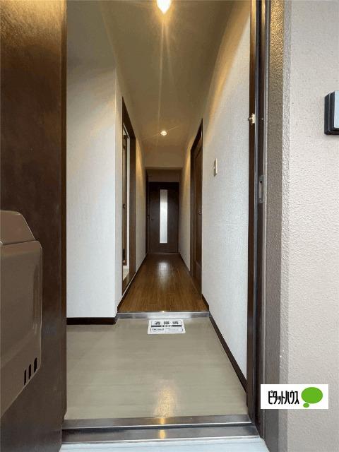 野洲市市三宅マンション 玄関