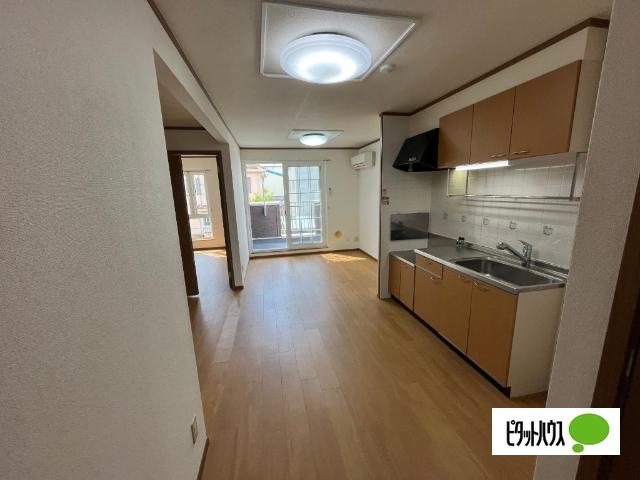 東近江市佐野町アパート リビング