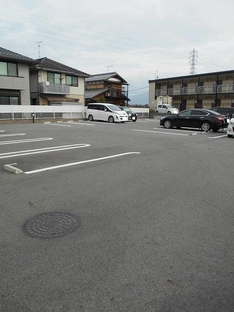 モンテ　グランデ　Ⅱ（101） 駐車場