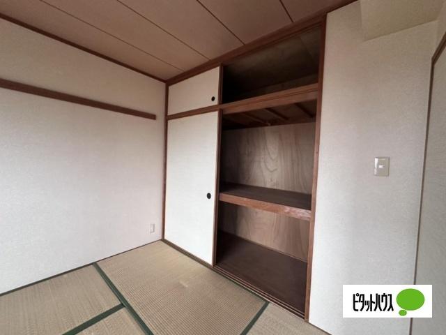 近江八幡市鷹飼町南マンション 収納
