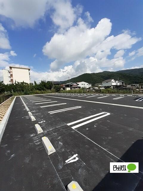 ルナクレシェンテⅠ・Ⅱ 駐車場