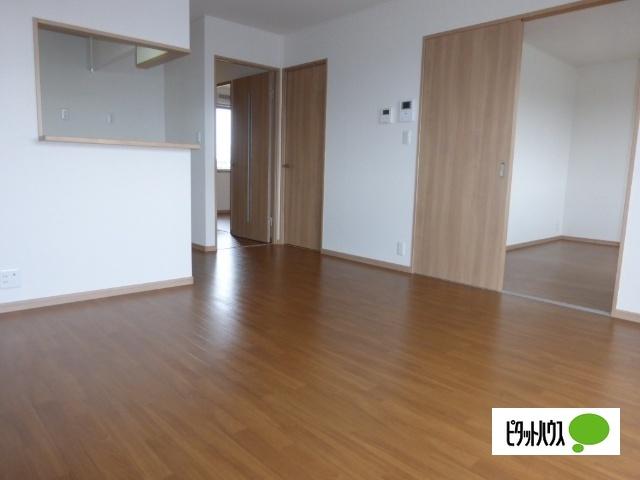 野洲市市三宅アパート リビング