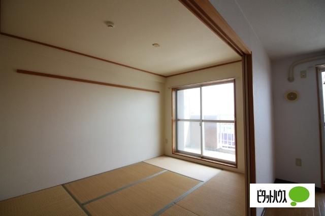 セントラル八幡中山（306） 室内