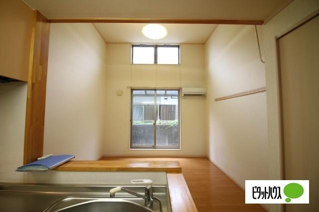 べストール柳町（103） 室内