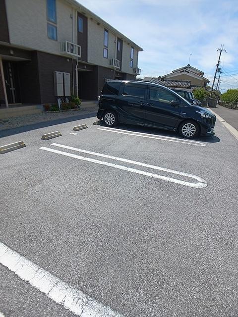 アルコバレーノ（101） 駐車場