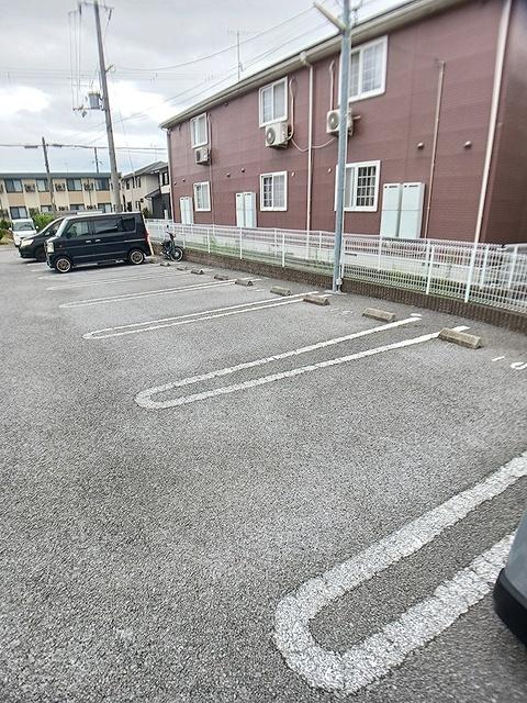 メイプルリーフⅡ（101） 駐車場