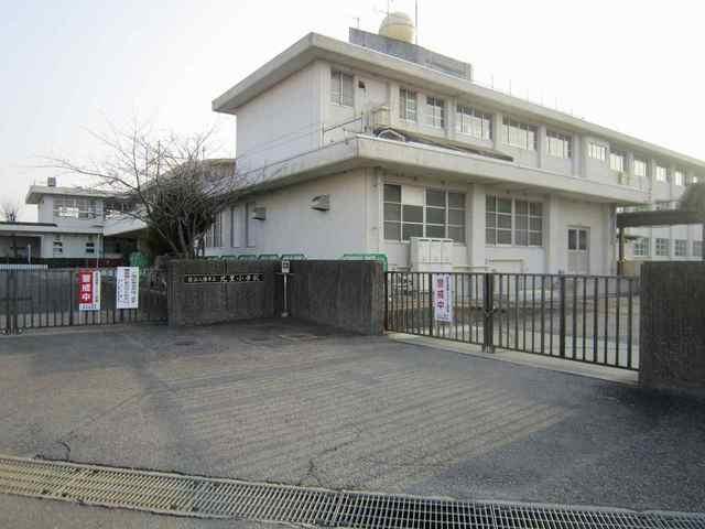 近江八幡市立北里小学校：700m