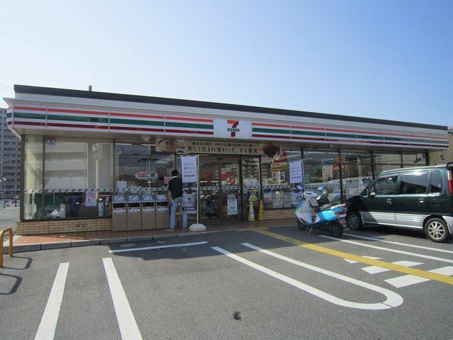 セブンイレブン　野洲市役所前店：790m