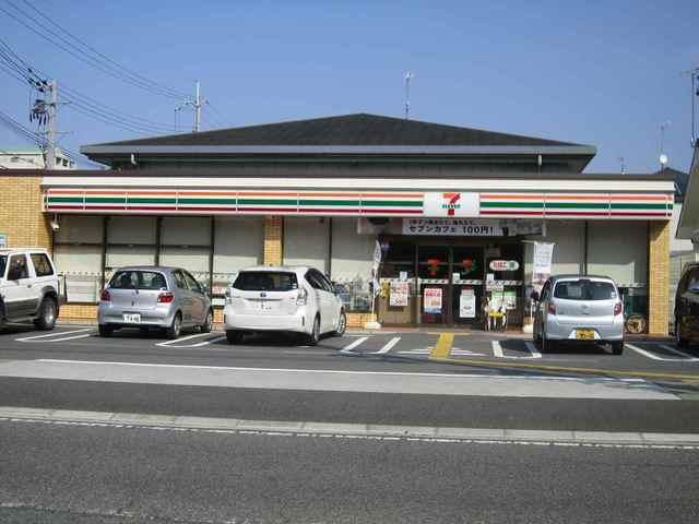 セブンイレブン近江八幡駅南店：645m