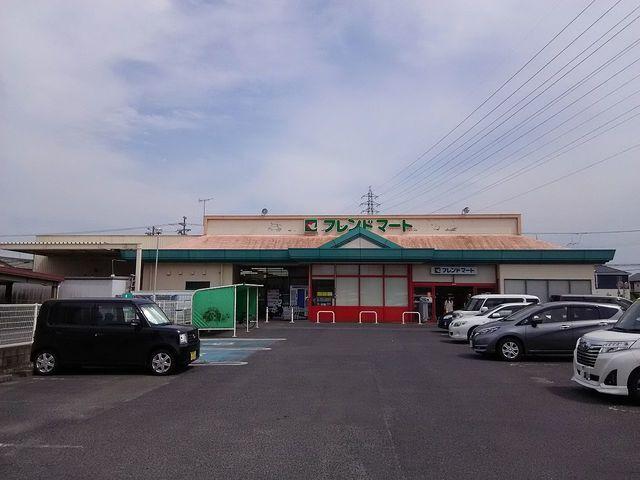 フレンドマート中主店：561m
