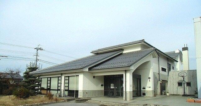 東近江市立五個荘図書館：180m