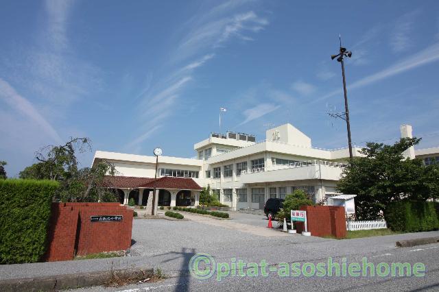 長浜市立長浜北小学校：863m