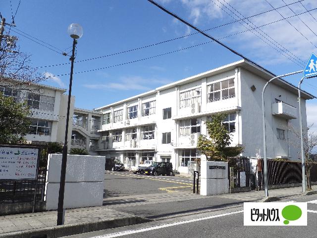 近江八幡市立安土小学校：787m