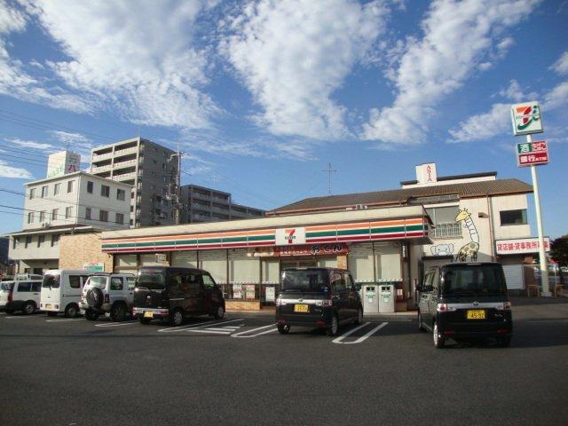 セブンイレブン八日市上之町店：652m