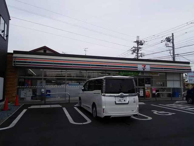 セブンイレブン近江八幡鷹飼町店：340m