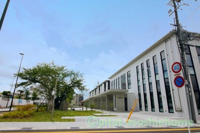 長浜市立長浜図書館：3260m