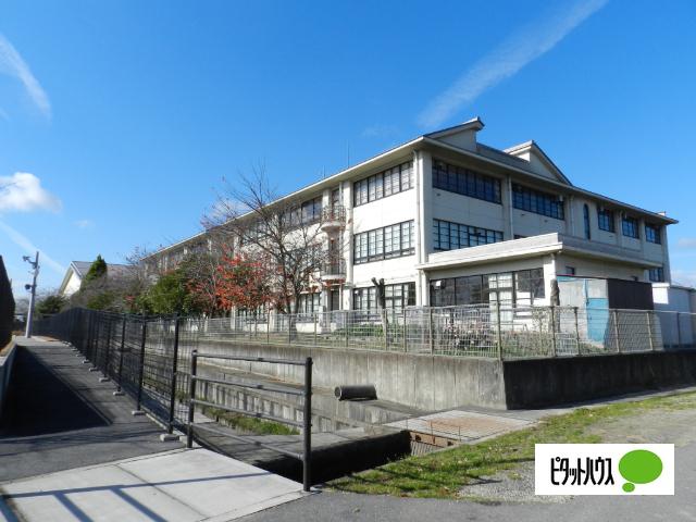 近江八幡市立馬淵小学校：973m