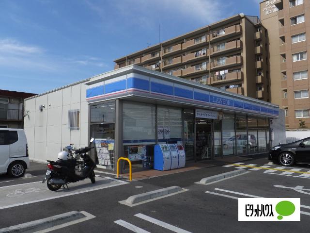 ローソン近江八幡駅南店：217m