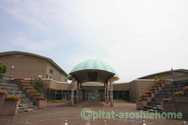 長浜市立虎姫図書館：2451m
