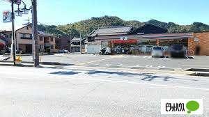 セブンイレブン能登川垣見店：488m
