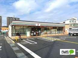 セブンイレブン野洲市役所前店：522m