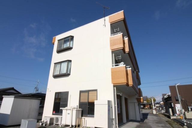 apartment 八幡中山町
