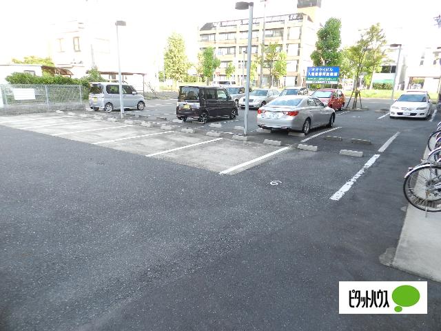 近江八幡市桜宮町マンション 駐車場