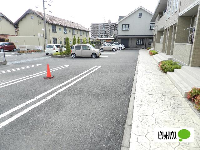 近江八幡市鷹飼町東アパート 駐車場