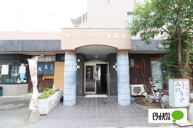 近江八幡市出町マンション エントランス