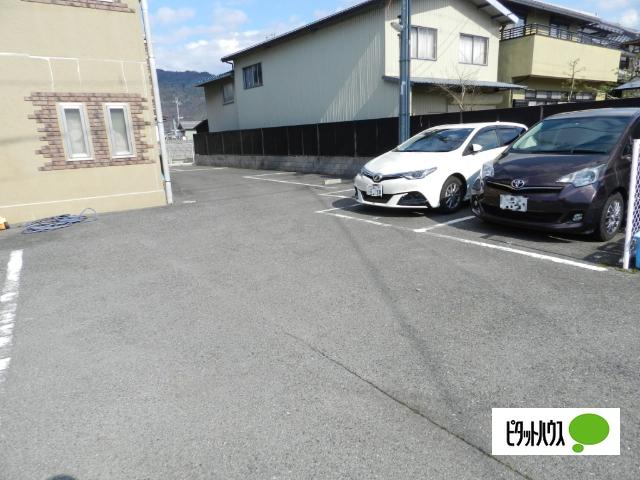 ブエナビスタ（202） 駐車場