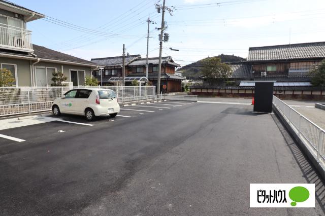 近江八幡市千僧供町アパート 駐車場