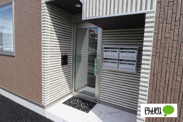 近江八幡市千僧供町アパート エントランス