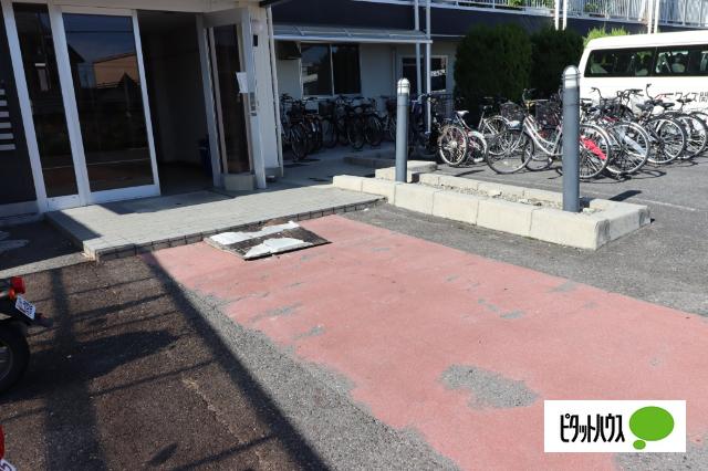 近江八幡市鷹飼町アパート ロビー