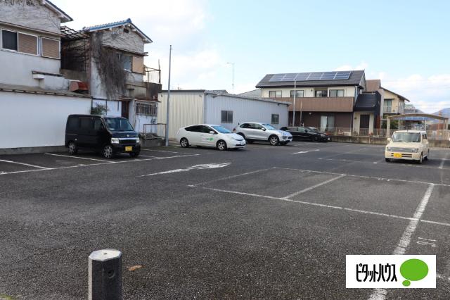 近江八幡市南本郷町一戸建 駐車場