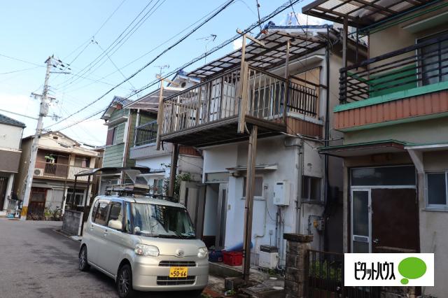 近江八幡市南本郷町一戸建 エントランス