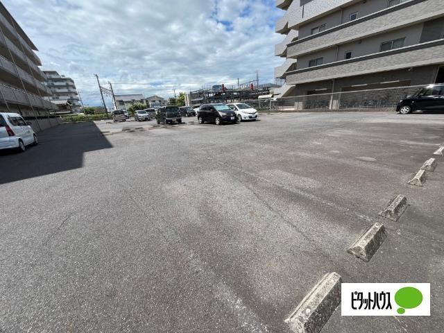 野洲市久野部マンション 駐車場