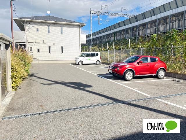 野洲市三上アパート 駐車場