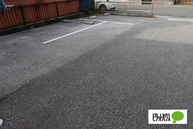 近江八幡市音羽町アパート 駐車場