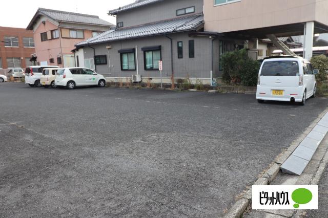 近江八幡市桜宮町マンション 駐車場