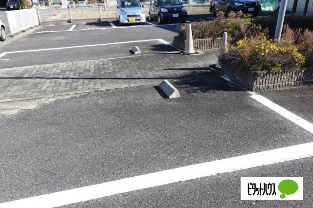 近江八幡市音羽町アパート 駐車場