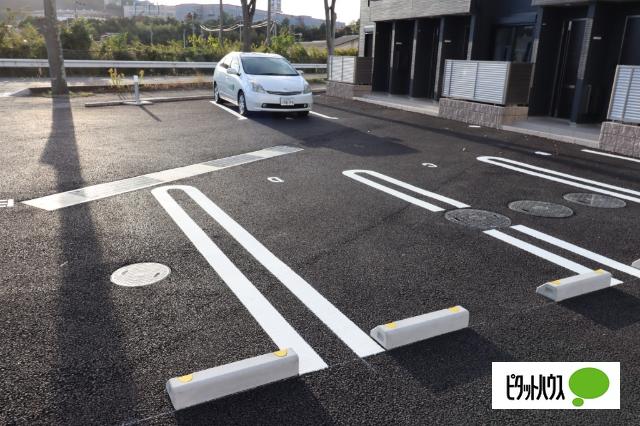 近江八幡市長光寺町アパート 駐車場