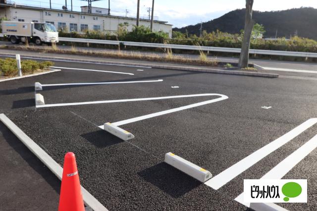 近江八幡市長光寺町アパート 駐車場