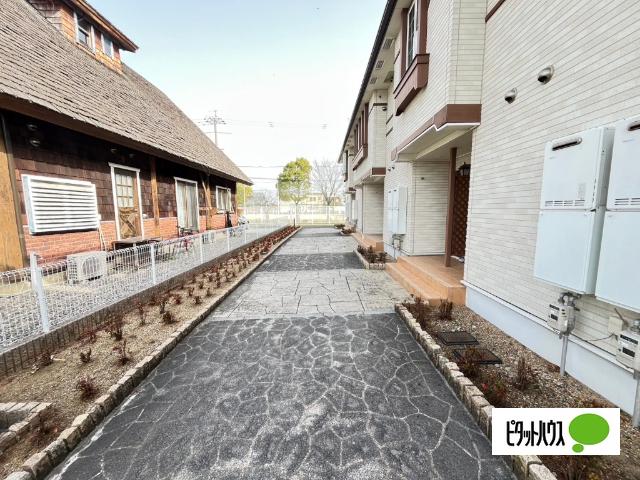 野洲市西河原アパート エントランス