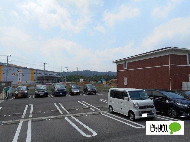 蒲生郡竜王町大字小口アパート エントランス