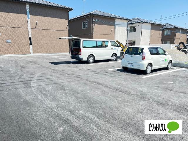 近江八幡市千僧供町アパート 駐車場