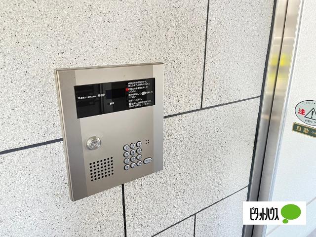 近江八幡市中村町マンション エントランス